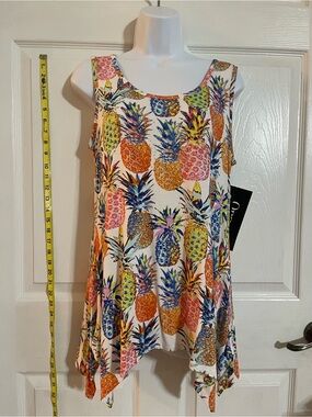 Onque Casuals Multicolor Pineapple Print with Sequins Tank Top Petite Medium